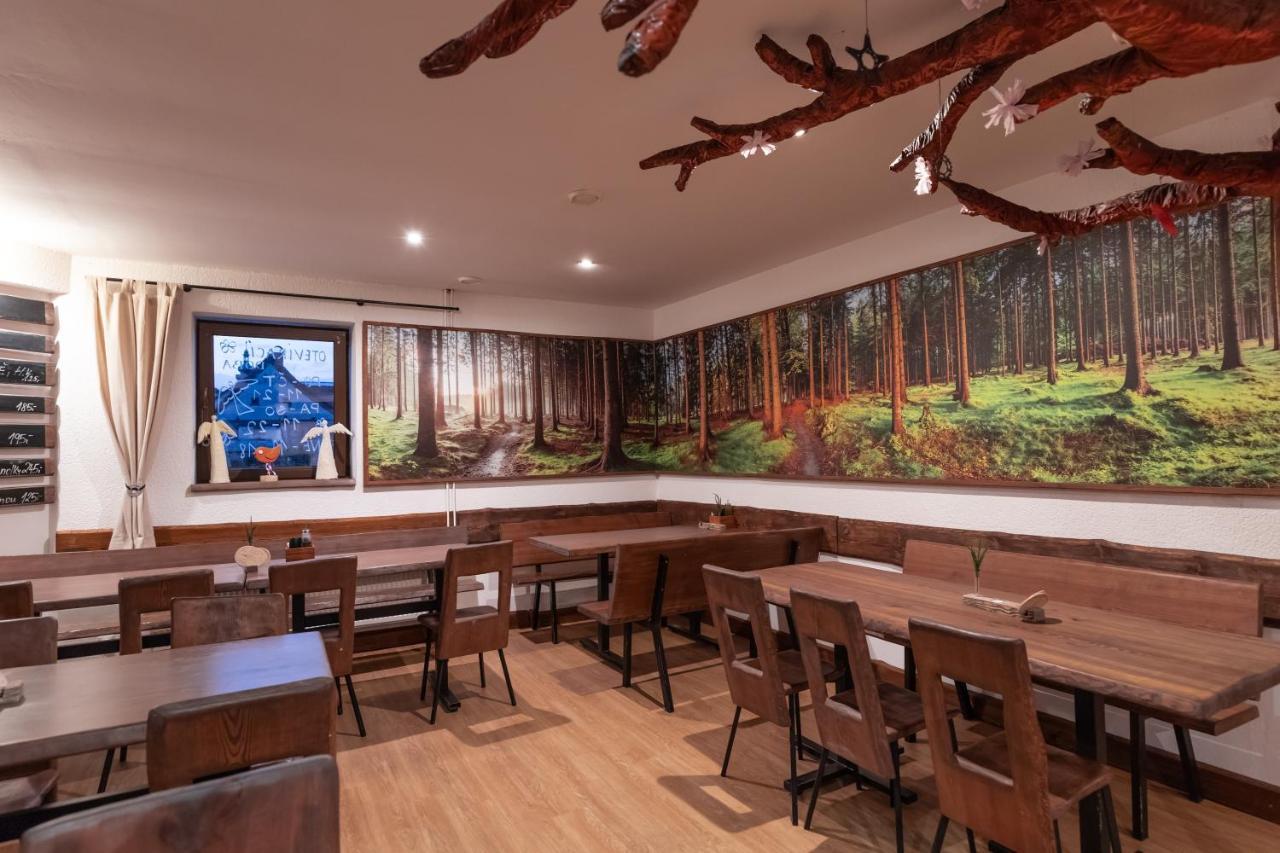 Bike Bistro A Penzion U Vsech Andelu 노베 메스토 포트 스므르켐 외부 사진